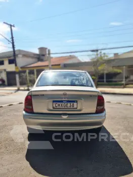 CORSA 1.6 MPFI GLS Sedan 8V