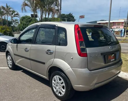 FIESTA 1.6 MPI Class Hatch 8V