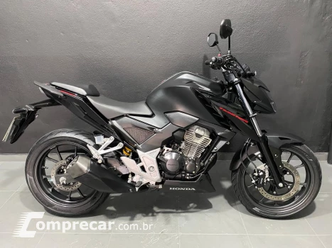 CB 300 F CBS