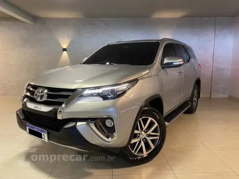 Toyota HILUX SW4 2.8 SRX 4X4 16V Turbo Intercooler 4 portas