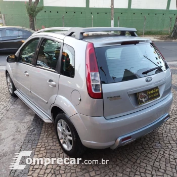 Fiesta TRAIL 1.6 8V Flex 5p