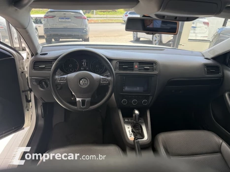 Jetta 2.0 4P CONFORTLINE TIPTRONIC AUTOMÁTICO
