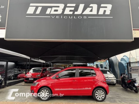 Volkswagen FOX - 1.6 MSI HIGHLINE 16V 4P MANUAL 4 portas