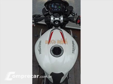 STREET TRIPLE 765 RS