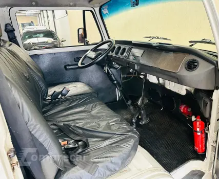 KOMBI 1.6 MI STD Lotação 8V