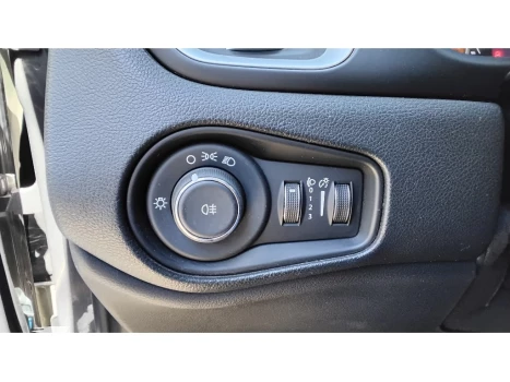 RENEGADE 1.8 16V FLEX 4P AUTOMÁTICO