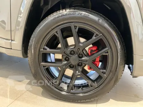 Commander 2.0 16V 4P HURRICANE 4 TURBO BLACKHAWK AUTOMÁTICO