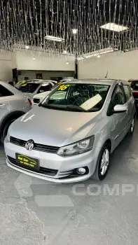 Volkswagen FOX 1.6 MI Highline 8V 4 portas