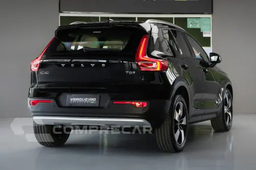 XC40 2.0 T5 Momentum AWD Geartronic