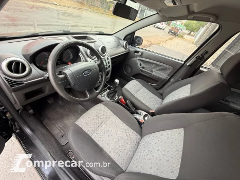 FIESTA 1.6 MPI Class Hatch 8V