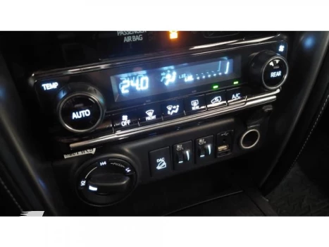 HILUX SW4 - 2.8 D-4D TURBO SRX 4X4 AUTOMÁTICO