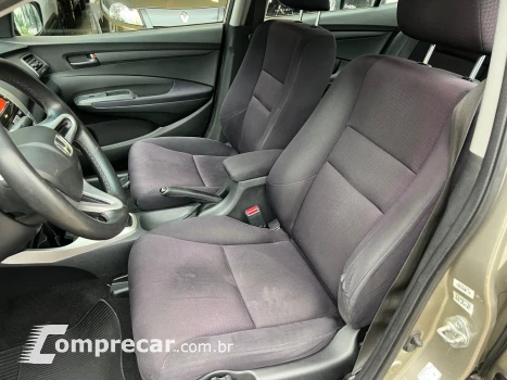 CITY 1.5 LX Sedan 16V