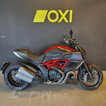 DIAVEL 1198 Carbon