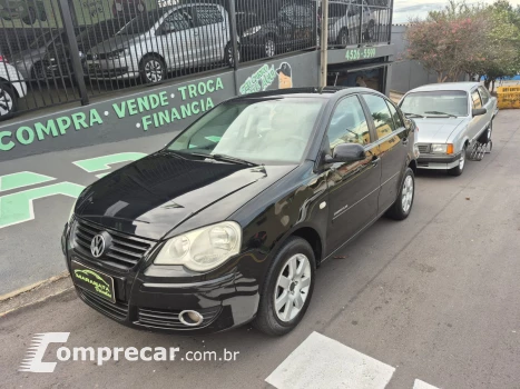 Volkswagen POLO 1.6 SEDAN CONFOTILINE 4 portas