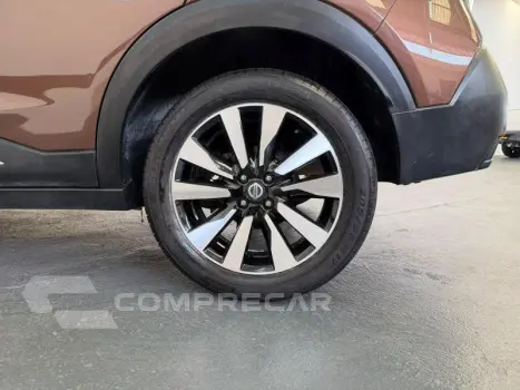 KICKS SV CVT