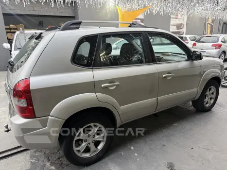 TUCSON 2.0 MPFI GL 16V 142CV 2WD GASOLINA 4P AUTOMÁTICO