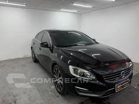 S60 T-5 MOMENTUM 2.0 245cv 4p