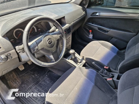 VECTRA 2.0 MPFI GT HATCH 8V FLEX 4P MANUAL