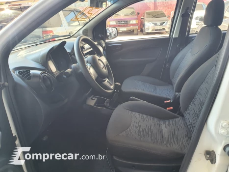 Fiat UNO 1.0 Firefly Attractive 4 portas