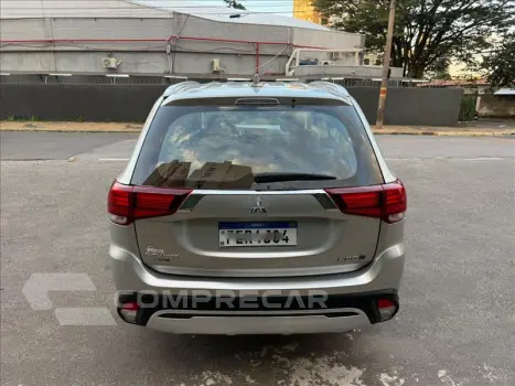 OUTLANDER 3.0 Mivec V6 Hpe-s AWD