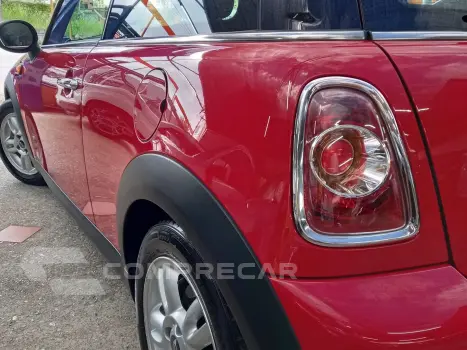 One 1.6 16V Gasolina 2P Automático