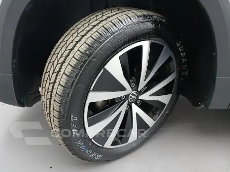 TAOS 1.4 250 TSI TOTAL FLEX HIGHLINE AUTOMÁTICO