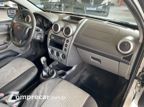 FIESTA 1.6 Rocam SE Sedan 8V