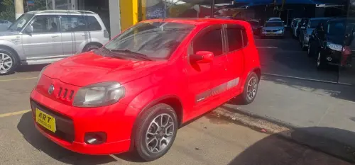 Fiat UNO 1.4 Sporting 8V 4 portas