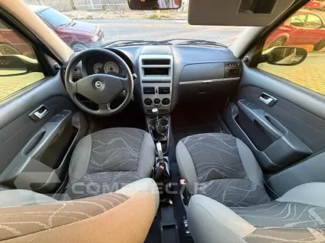 Palio ELX 1.4 Fire/30 Anos F. Flex 8V 4p