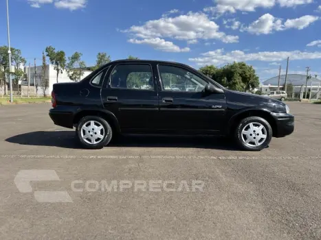 Classic Sedan 1.0 4P