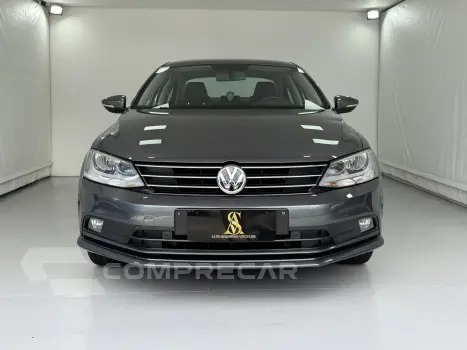 Volkswagen JETTA 2.0 TSI Highline 211cv 4 portas