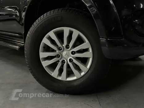 PAJERO 3.2 HPE 4X4 7 LUGARES 16V TURBO INTERCOOLER DIESEL 4P