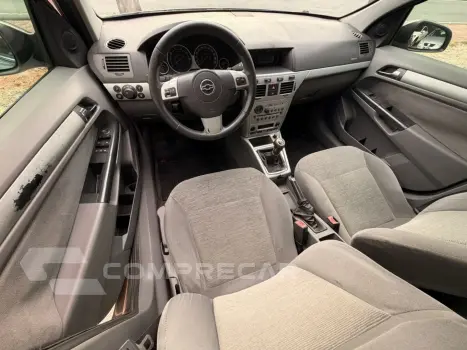 VECTRA 2.0 MPFI ELEGANCE 8V 140CV FLEX 4P MANUAL