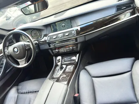 550i 4.4 SEDAN V8 32V GASOLINA 4P AUTOMÁTICO