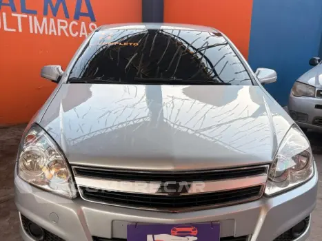 VECTRA SEDAN - 2.0 MPFI EXPRESSION 8V 140CV 4P MANUAL