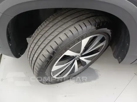TAOS 1.4 250 TSI TOTAL FLEX HIGHLINE AUTOMÁTICO
