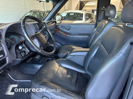 S10 2.4 MPFI Executive 4X2 CD 8V