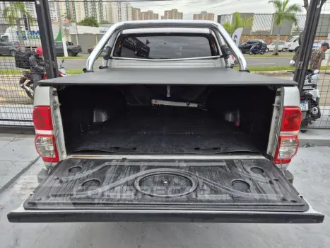 Hilux Caminhonete 3.0 16V 4P 4X4 SRV TURBO DIESEL CABINE DUP
