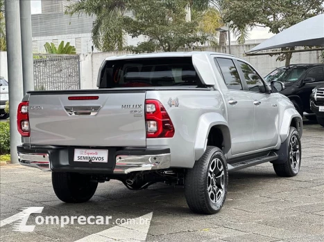 HILUX 2.8 D-4D TURBO DIESEL CD SRX PLUS 4X4 AUTOM