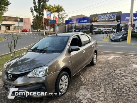 Toyota ETIOS 1.5 X Plus Sedan 16V 4 portas