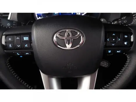 HILUX SW4 - 2.8 D-4D TURBO SRX 4X4 AUTOMÁTICO