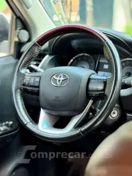 HILUX SW4 2.7 SR 4X2 7 Lugares 16V