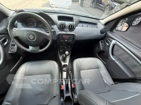 DUSTER Dynamique 4x4 2.0 Hi-Flex 16V Mec