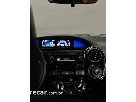 ETIOS 1.5 X PLUS SEDAN 16V FLEX 4P AUTOMÁTICO
