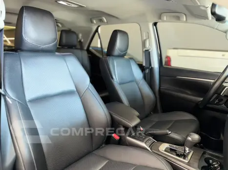 HILUX SW4 2.8 D-4d Turbo SRX 7L 4X4