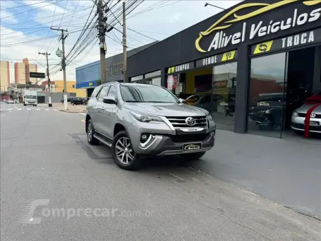 HILUX SW4 2.8 SRX 4X4 7 Lugares 16V Turbo Intercooler