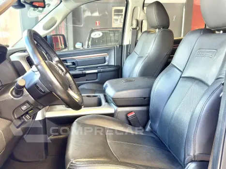 CLASSIC 5.7 V8 GASOLINA LARAMIE NIGHT EDITION CD 4X4 AUTOMÁT