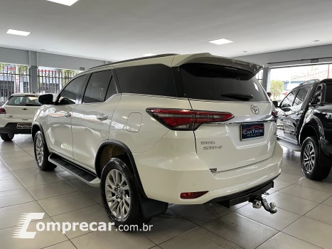HILUX SW4 2.8 D-4d Turbo SRX 4X4