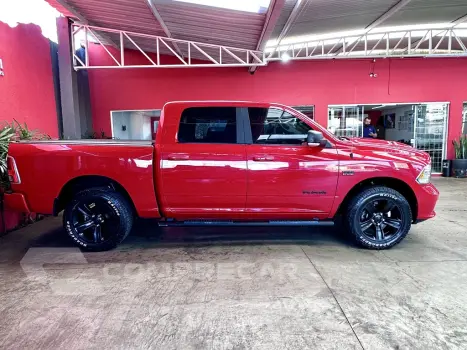 CLASSIC 5.7 V8 GASOLINA LARAMIE NIGHT EDITION CD 4X4 AUTOMÁT