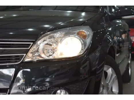 VECTRA SEDAN - 2.0 MPFI ELEGANCE 8V 4P MANUAL